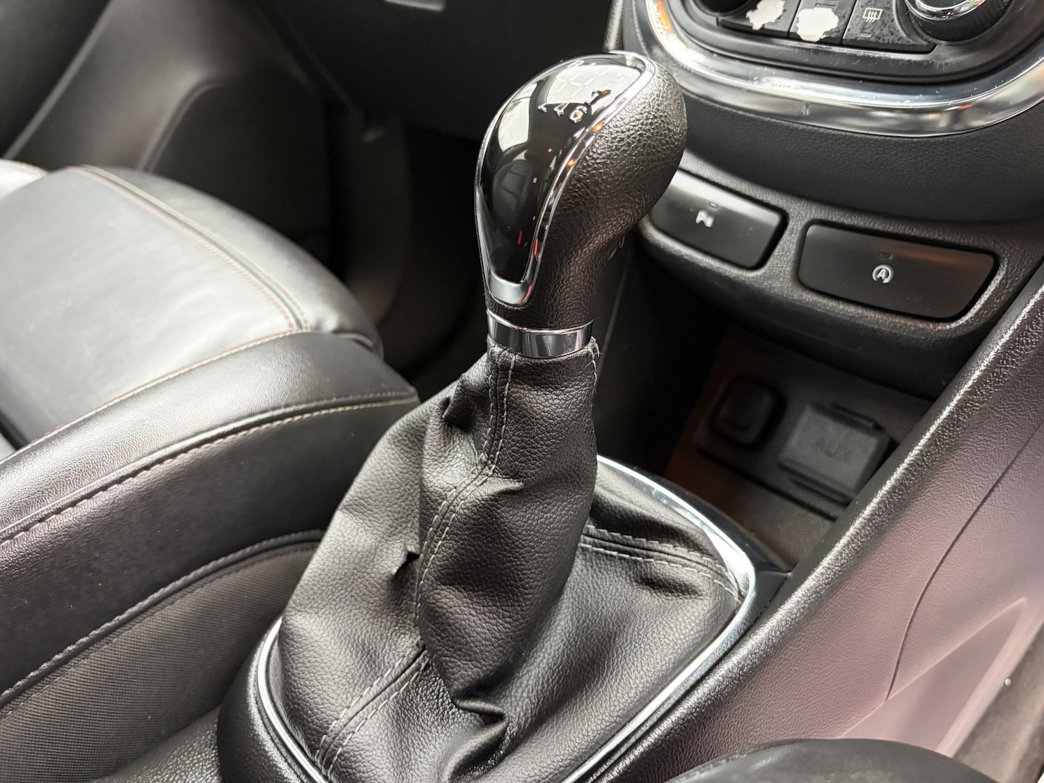 Used Vauxhall Mokka 2015 for sale - 77318330: Photo 42