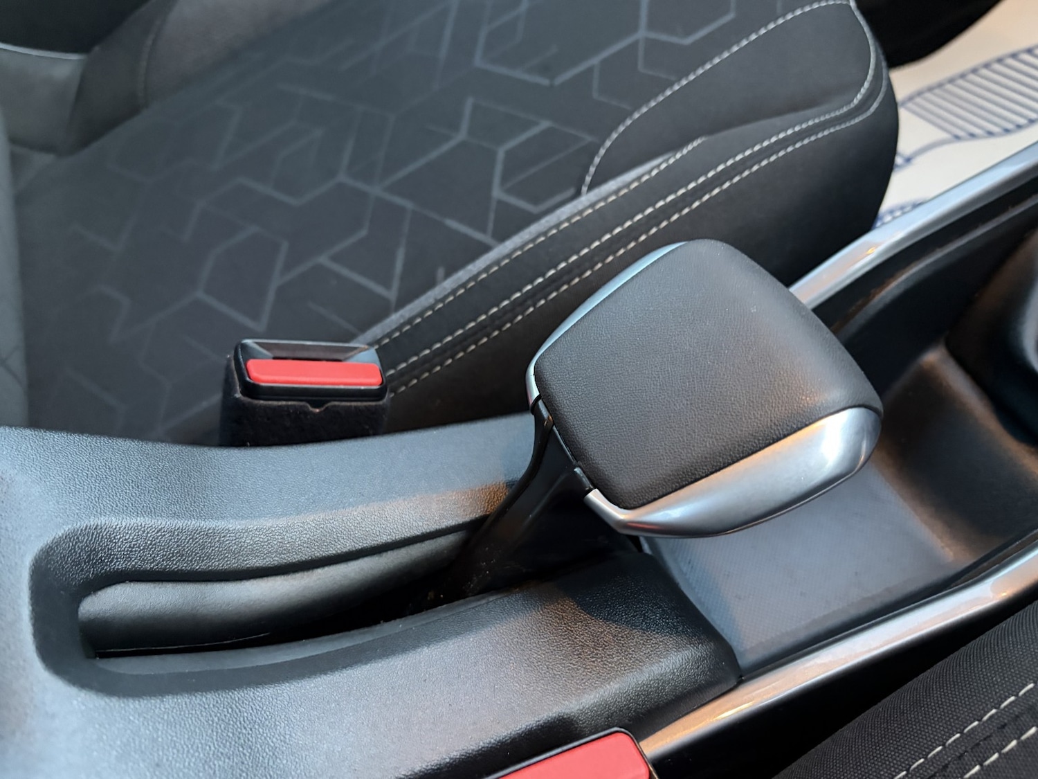 Used Peugeot 2008 2018 for sale - 77318338: Photo 36