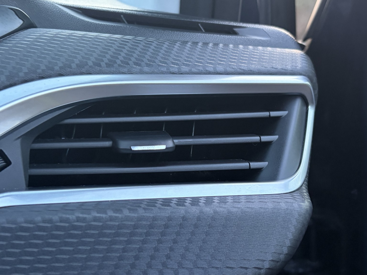 Used Peugeot 2008 2018 for sale - 77318338: Photo 50