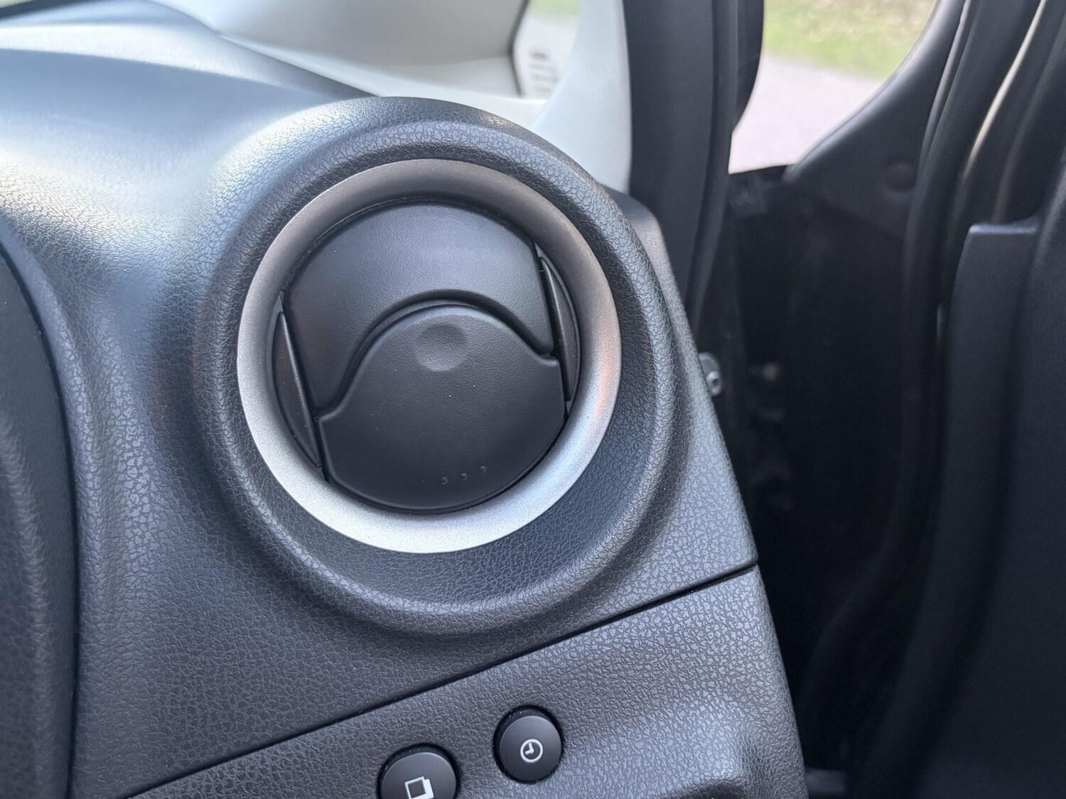 Used Nissan Note 2016 for sale - 77675659: Photo 43