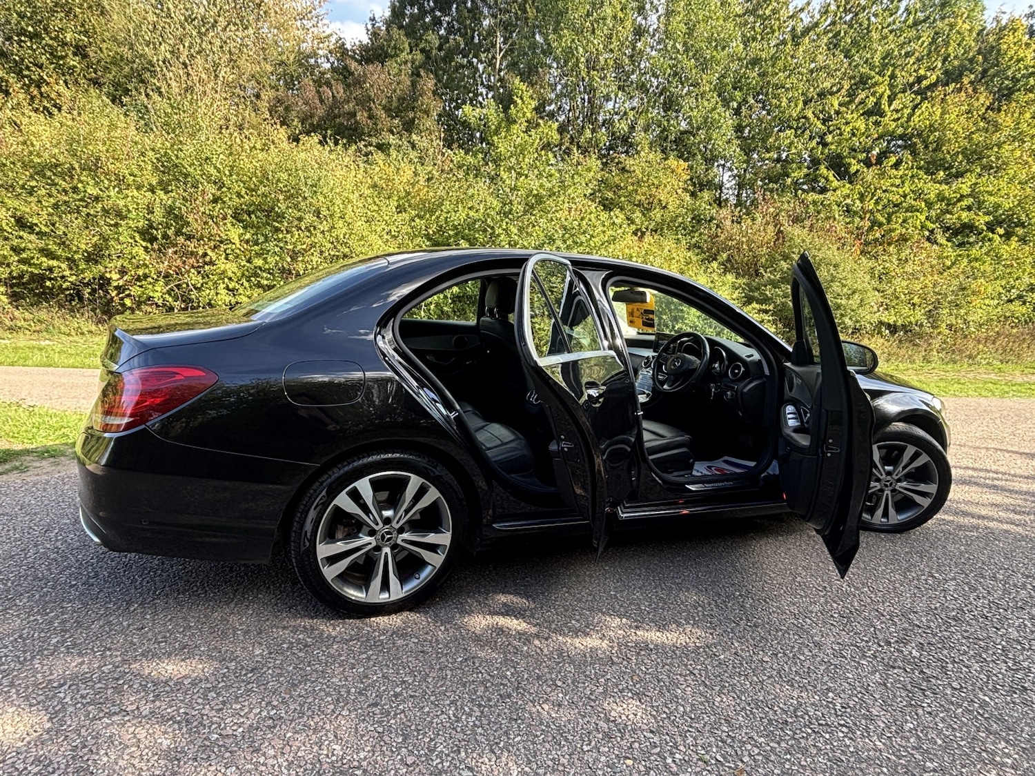 Used Mercedes-Benz C Class 2017 for sale - 77061423: Photo 4