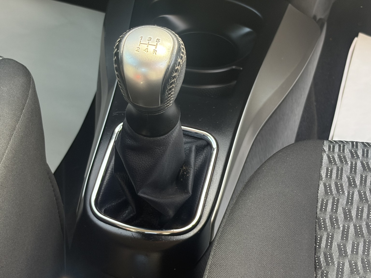 Used Toyota Yaris 2014 for sale - 78176077: Photo 31