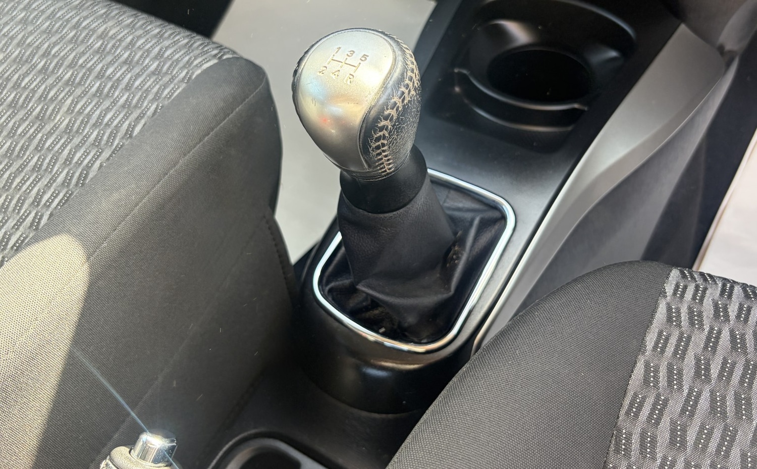 Used Toyota Yaris 2014 for sale - 78176077: Photo 37