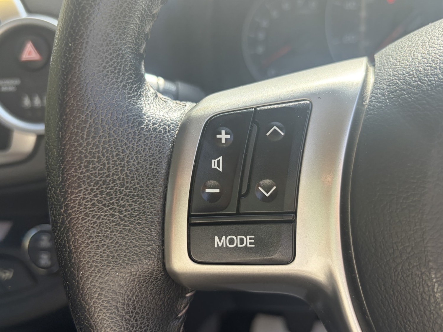 Used Toyota Yaris 2014 for sale - 78176077: Photo 40