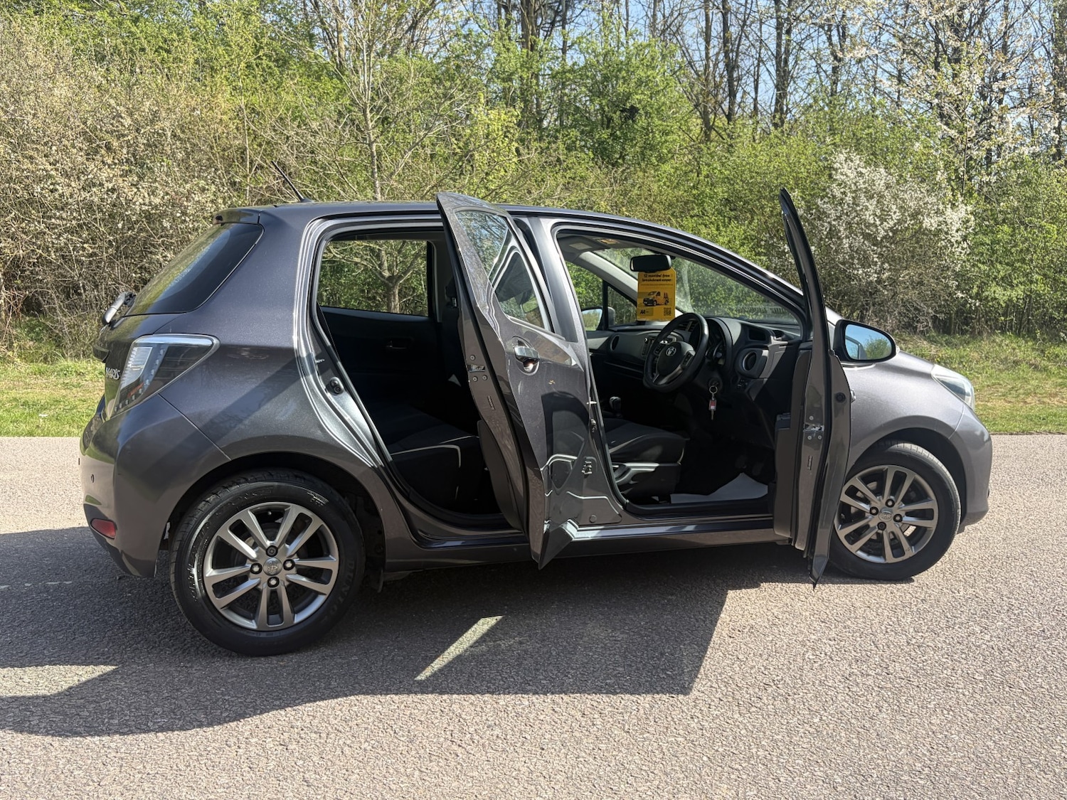 Used Toyota Yaris 2014 for sale - 78176077: Photo 5