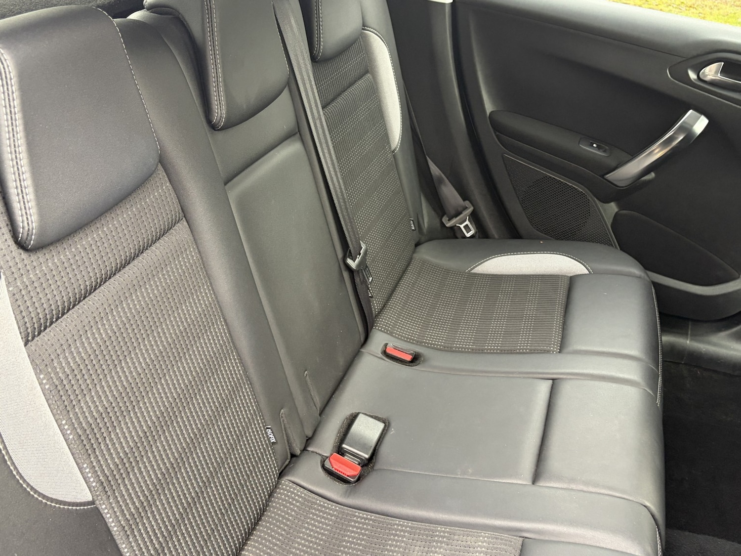 Used Peugeot 2008 2015 for sale - 77350097: Photo 31