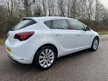 Used Vauxhall Astra 2015 for sale - 77350113: Photo