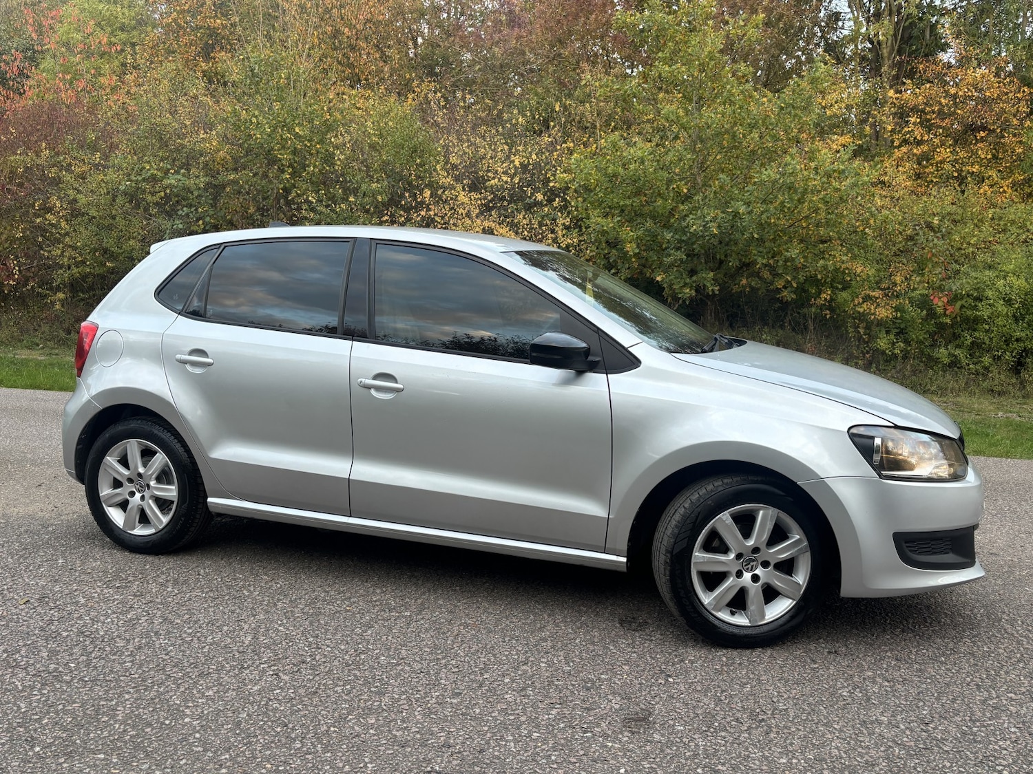 Used Volkswagen Polo 2010 for sale - 76231001: Photo 2