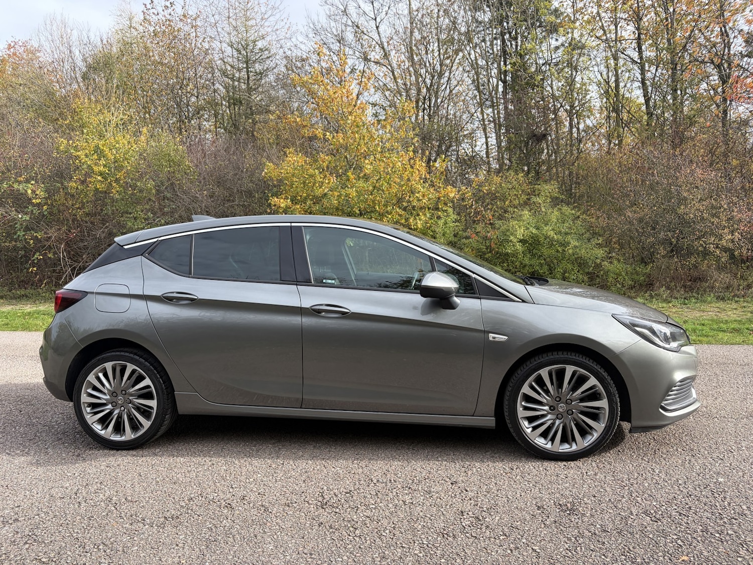 Used Vauxhall Astra 2017 for sale - 76402171: Photo 1