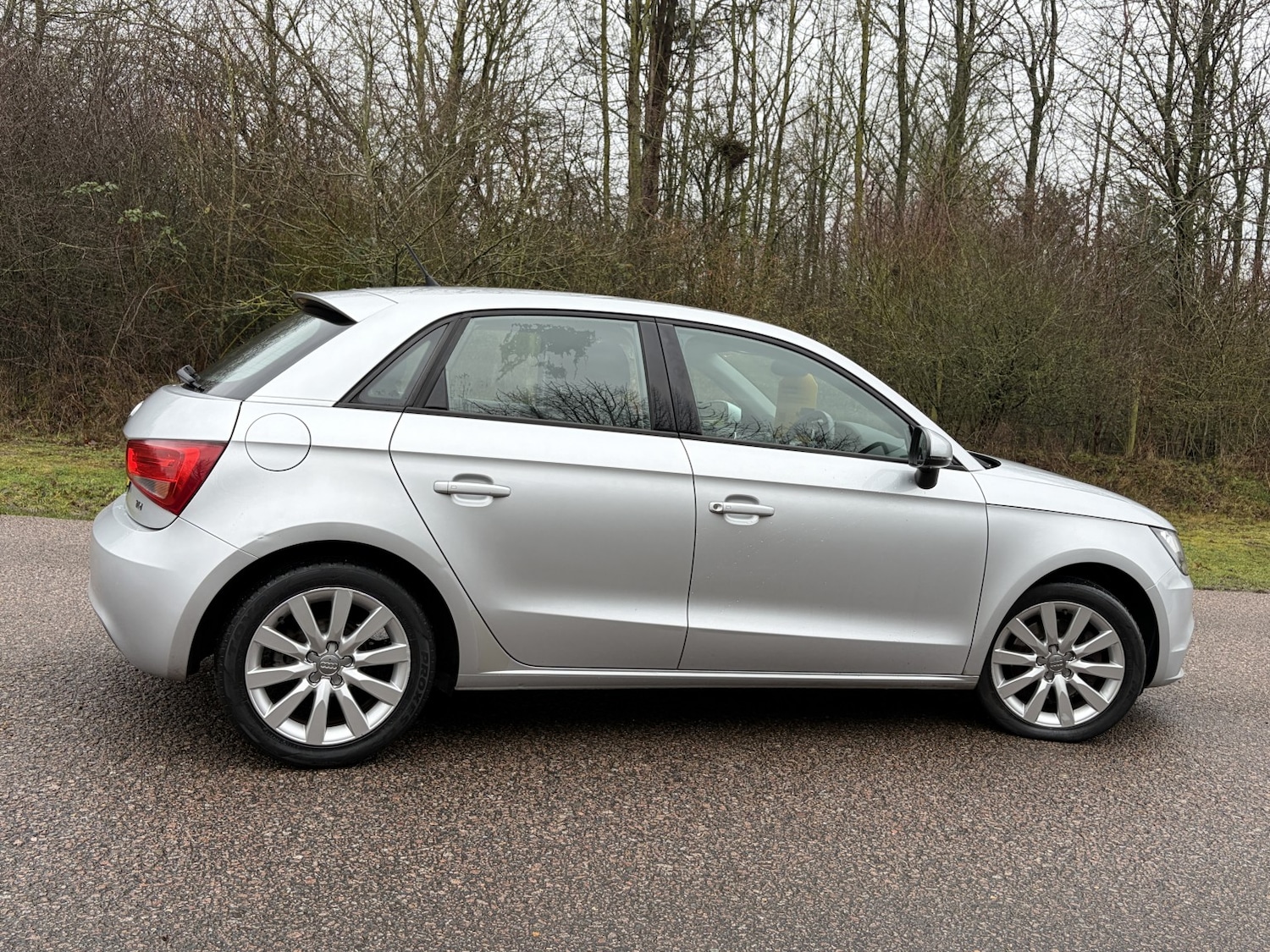 Used Audi A1 2013 for sale - 77318348: Photo 4