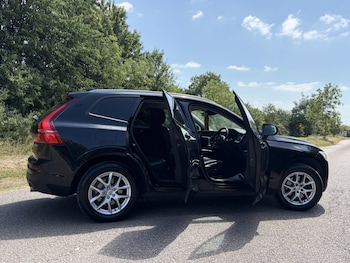 Used Volvo XC60 2017 for sale - 79205392: Photo