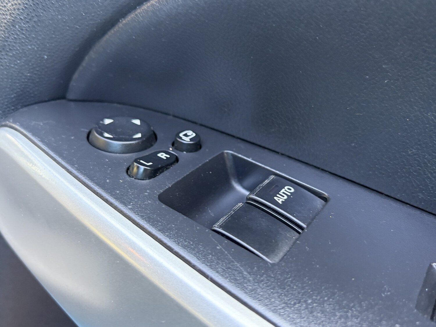 Used Mazda Mazda2 2011 for sale - 78190603: Photo 31