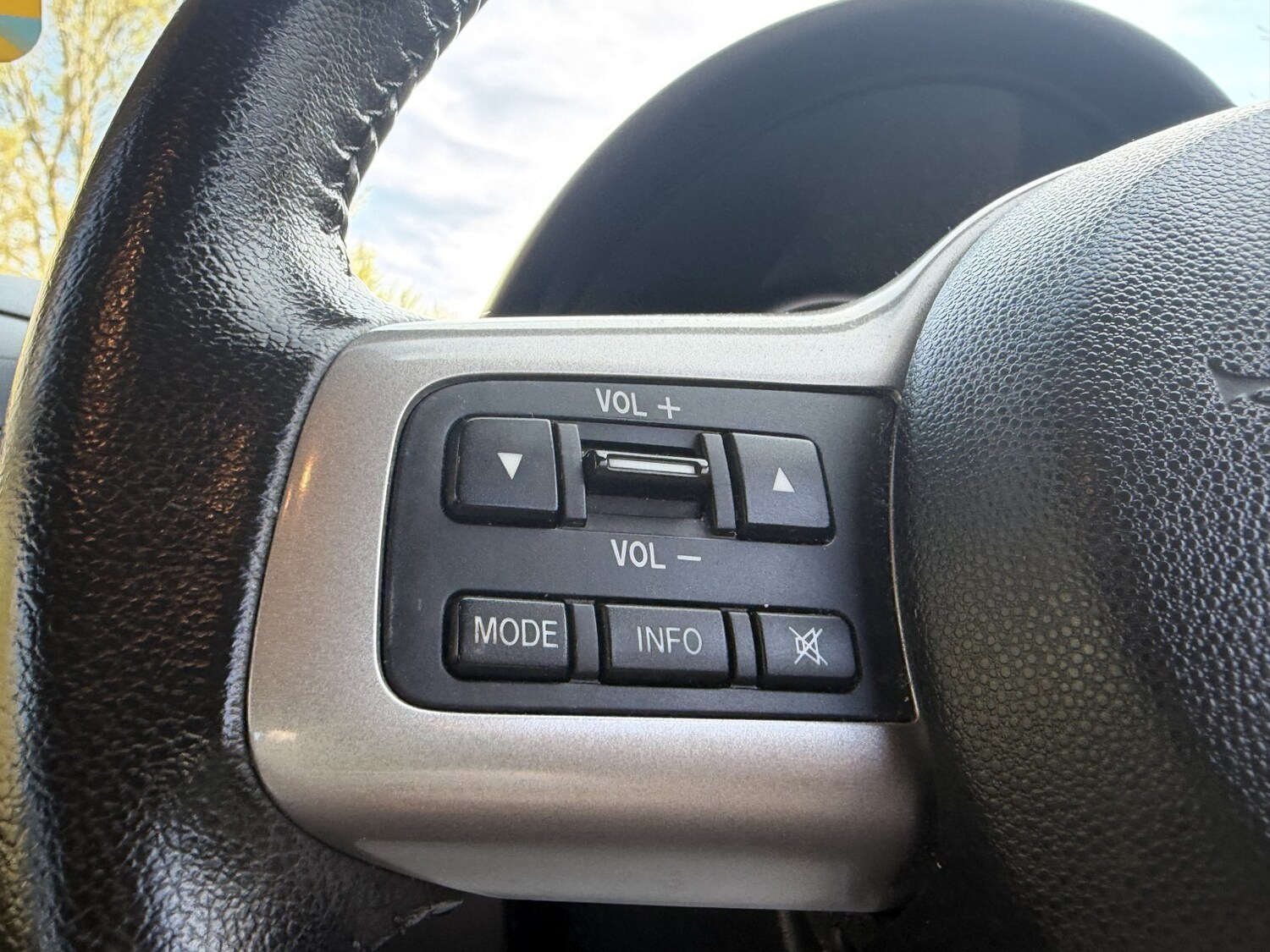 Used Mazda Mazda2 2011 for sale - 78190603: Photo 39