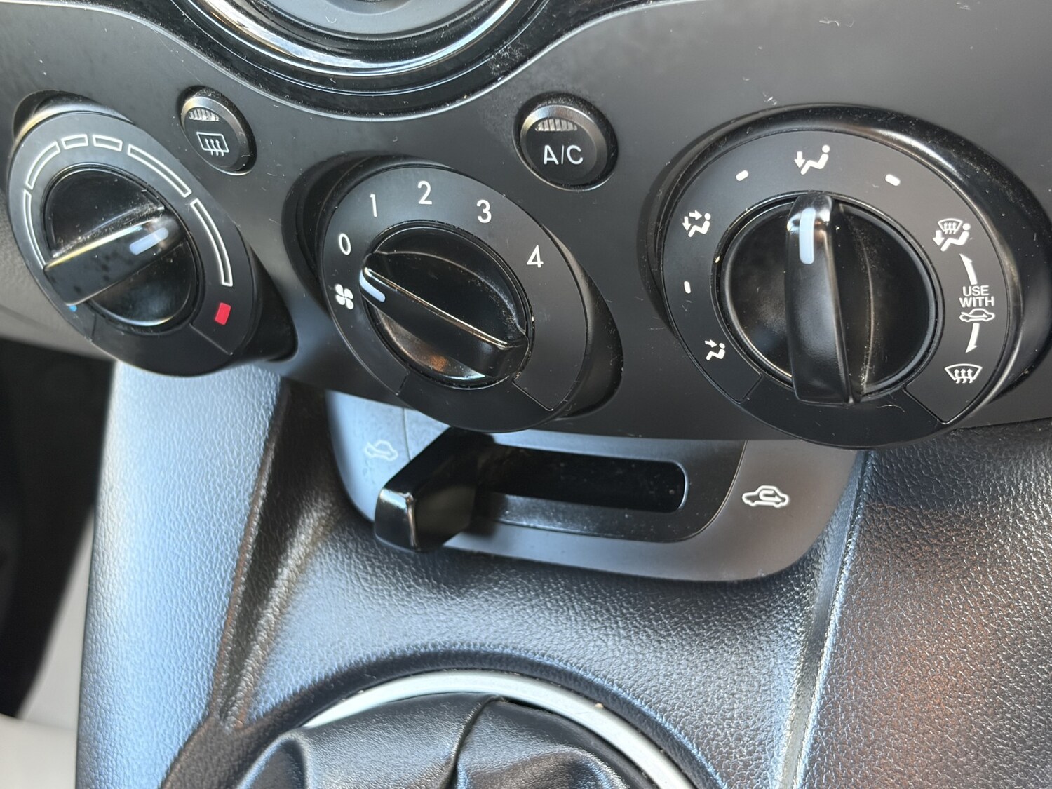 Used Mazda Mazda2 2011 for sale - 78190603: Photo 46