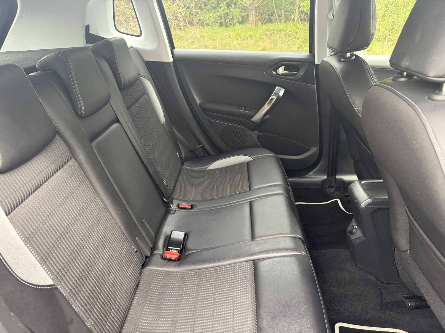 Used Peugeot 2008 2016 for sale - 78190640: Photo 28