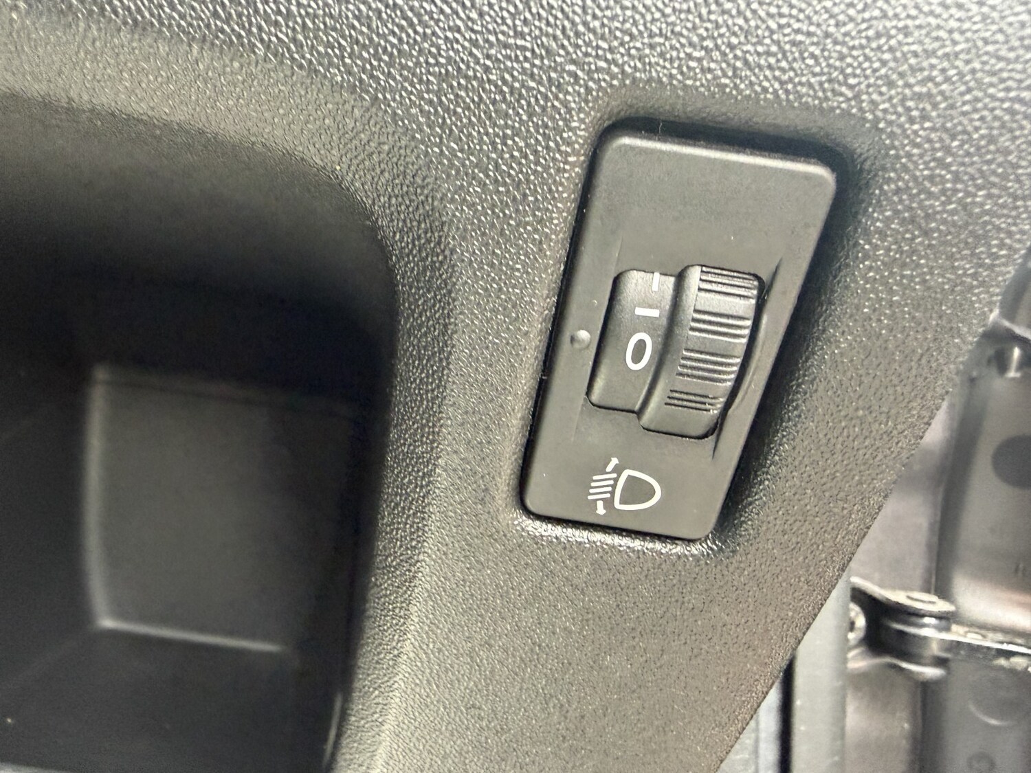 Used Peugeot 2008 2016 for sale - 78190640: Photo 40