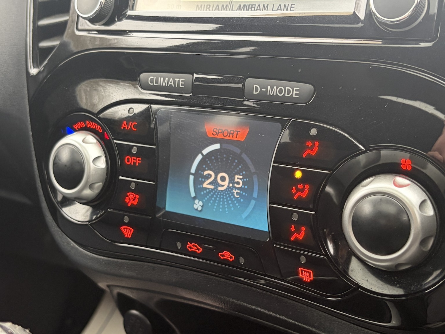 Used Nissan Juke 2015 for sale - 77603398: Photo 42