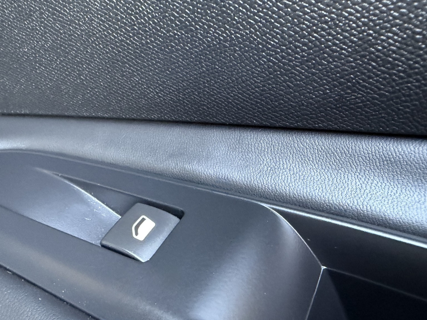 Used Peugeot 3008 2017 for sale - 77675667: Photo 42