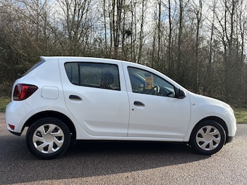 Used Dacia Sandero 2018 for sale - 77363610: Photo