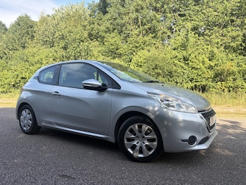 Used Peugeot 208 2012 for sale - 79205470: Photo