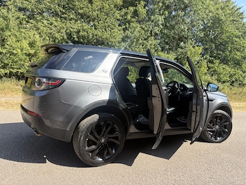 Used Land Rover Discovery Sport 2016 for sale - 79271596: Photo