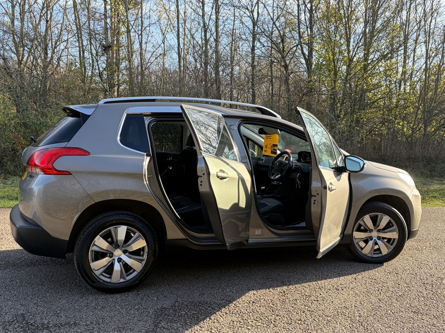 Used Peugeot 2008 2015 for sale - 76718425: Photo 5