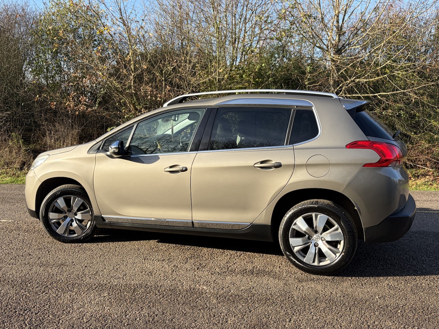 Used Peugeot 2008 2015 for sale - 76718425: Photo 9