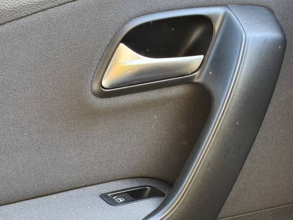 Used Volkswagen Polo 2012 for sale - 76192641: Photo 36