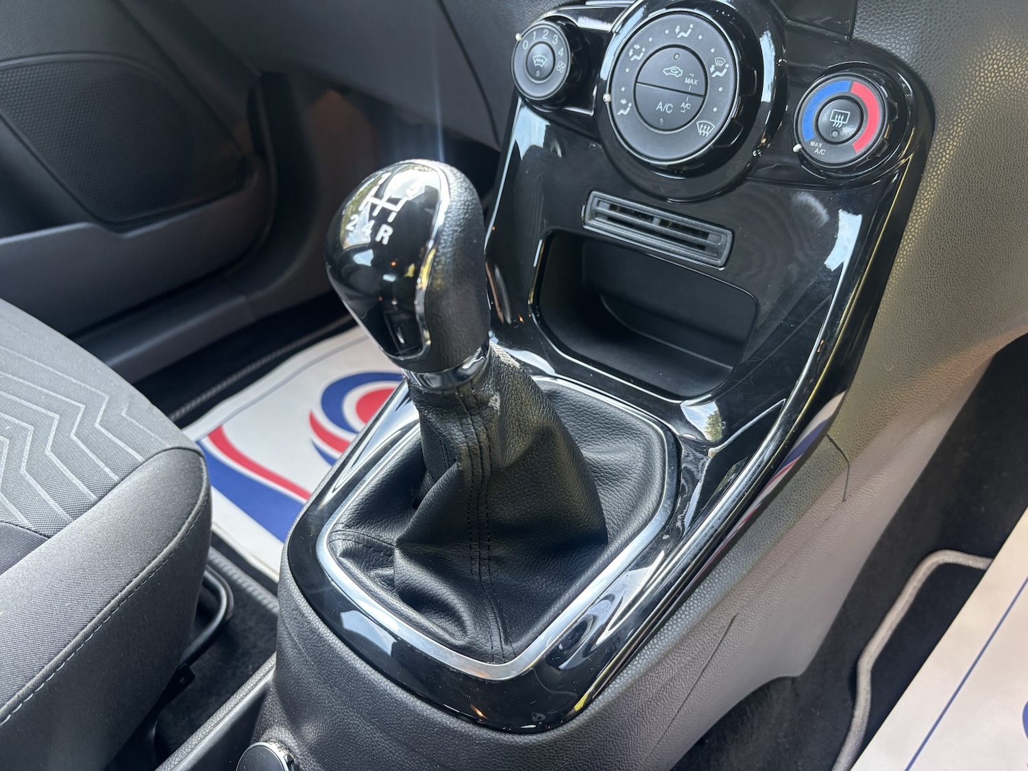 Used Ford Fiesta 2016 for sale - 76126357: Photo 35