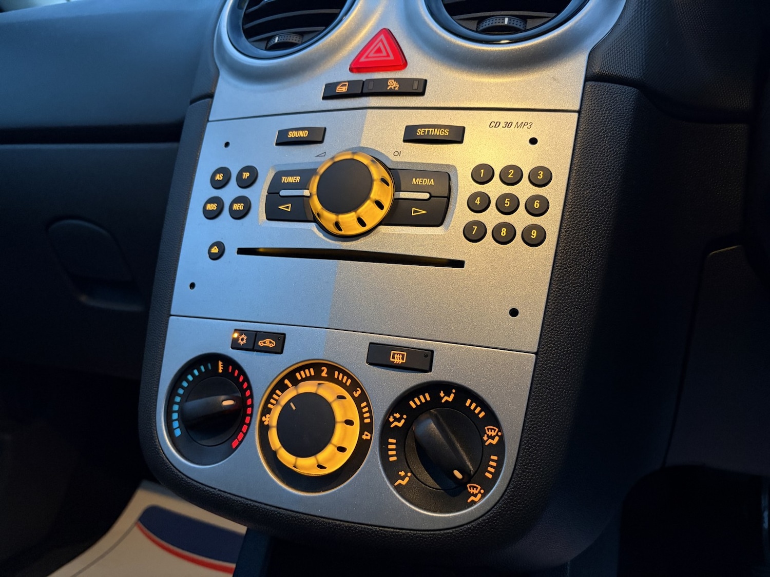 Used Vauxhall Corsa 2014 for sale - 77282747: Photo 34