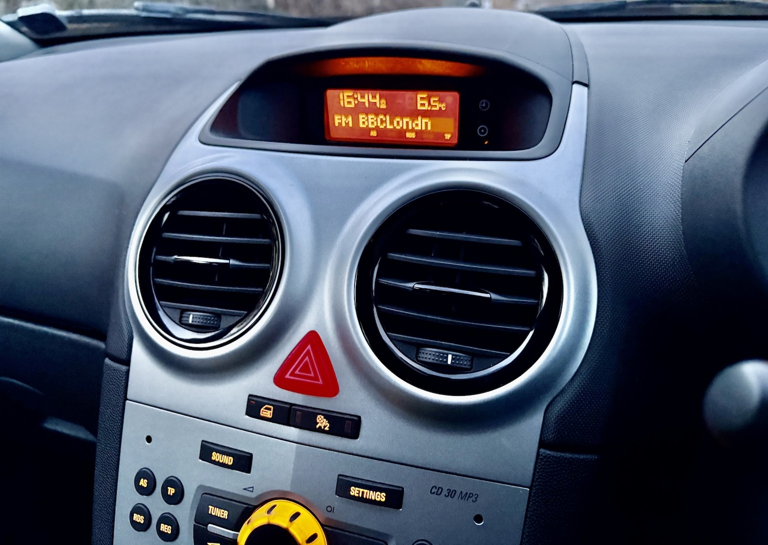 Used Vauxhall Corsa 2014 for sale - 77282747: Photo 37