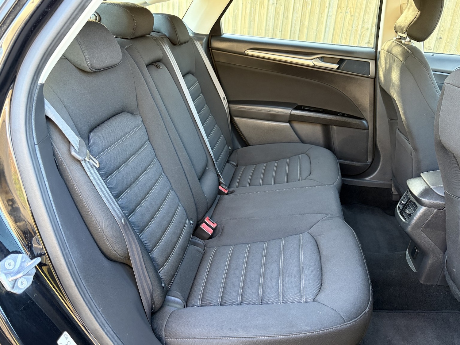 Used Ford Mondeo 2015 for sale - 76918417: Photo 32