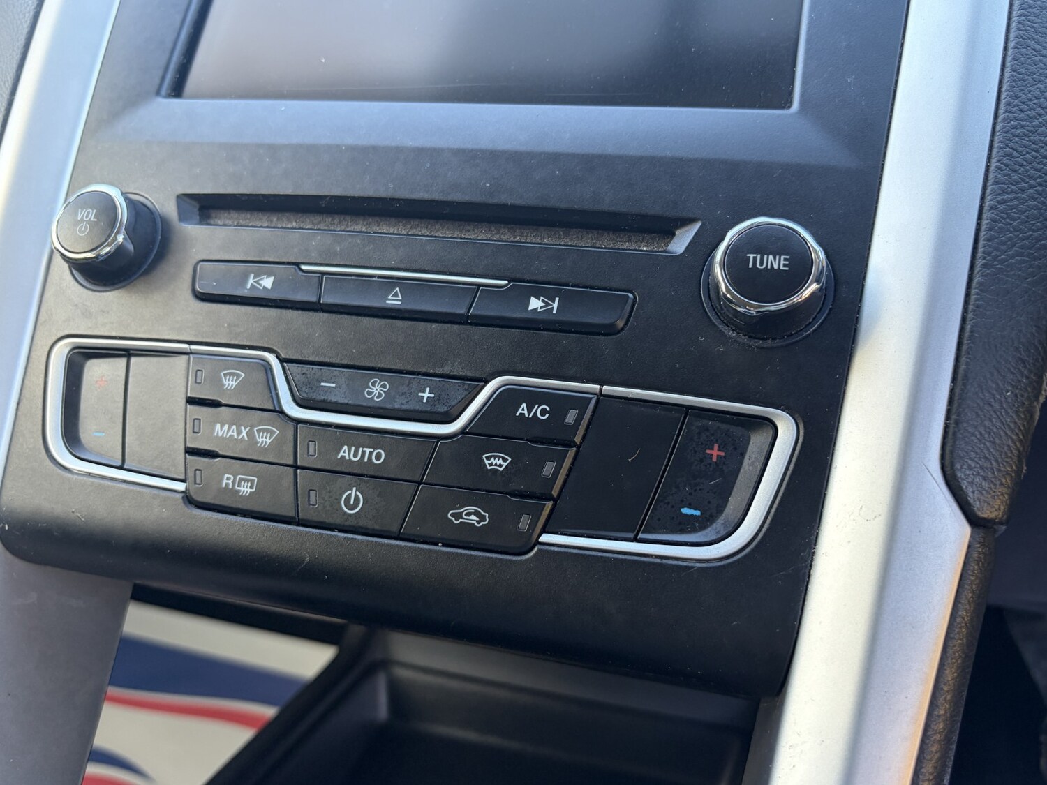 Used Ford Mondeo 2015 for sale - 76918417: Photo 42