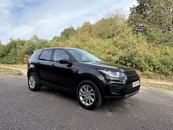 Used Land Rover Discovery Sport 2017 for sale - 79771759: Photo