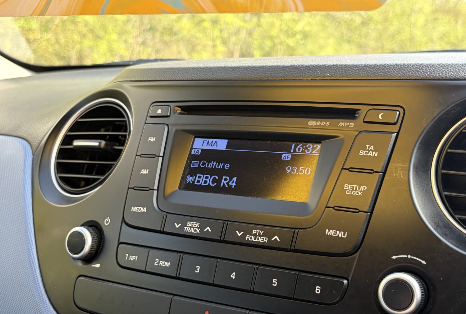 Used Hyundai i10 2015 for sale - 78176066: Photo 40