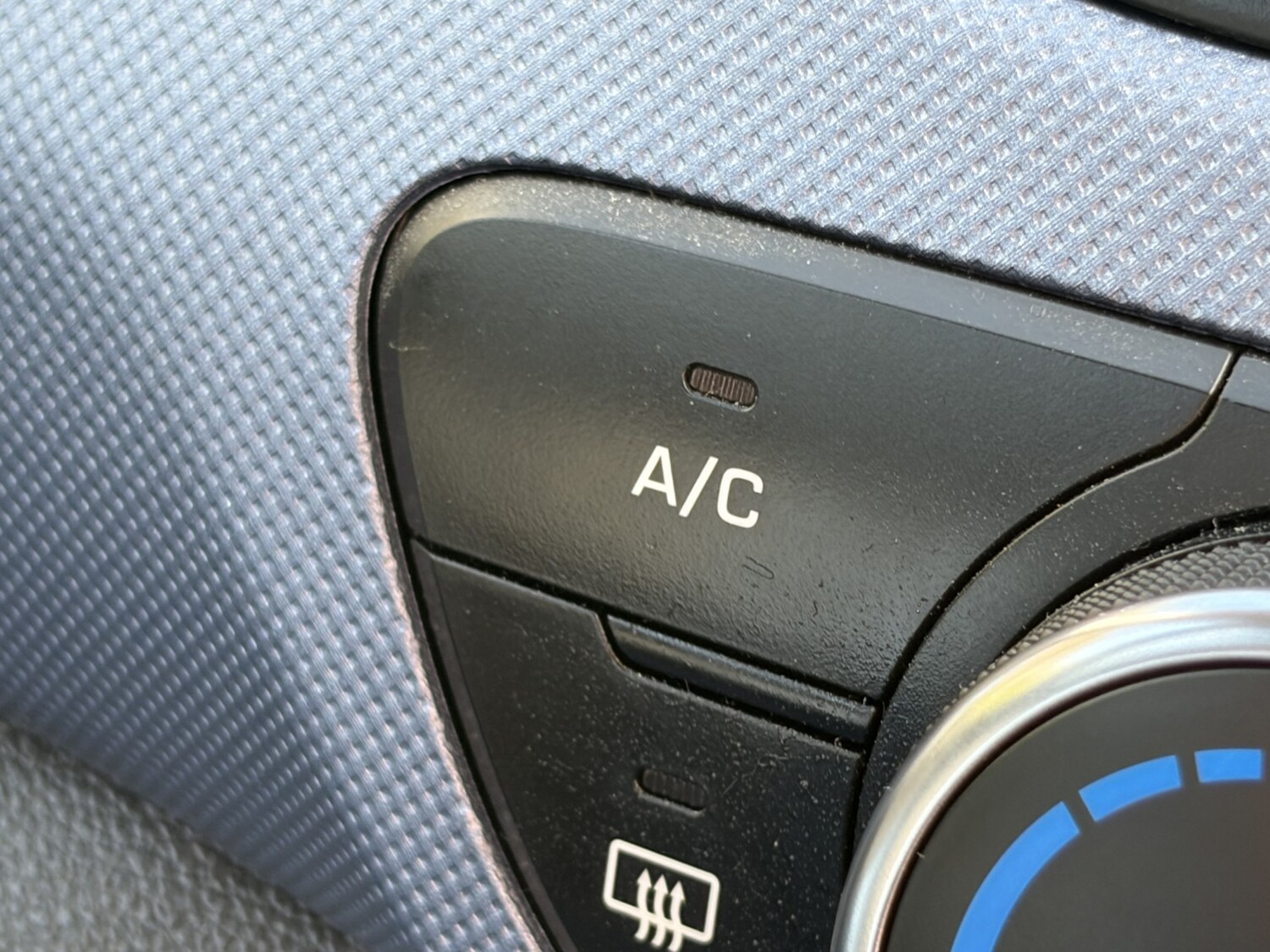 Used Hyundai i10 2015 for sale - 78176066: Photo 49