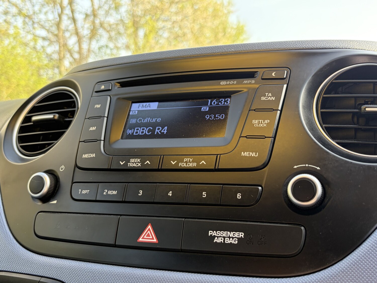 Used Hyundai i10 2015 for sale - 78176066: Photo 51