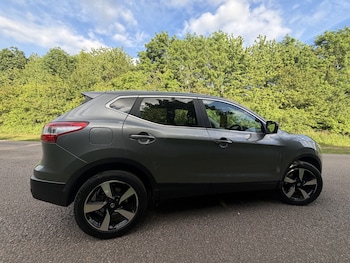 Used Nissan Qashqai 2017 for sale - 78674114: Photo
