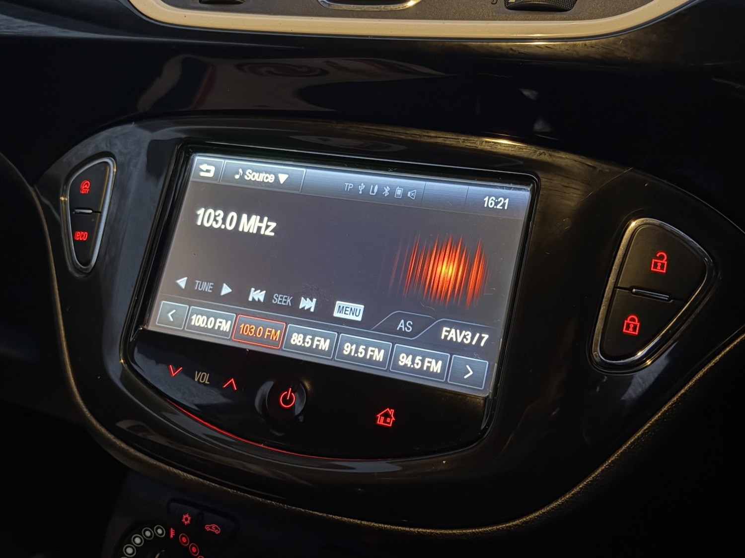 Used Vauxhall Corsa 2015 for sale - 77023171: Photo 28