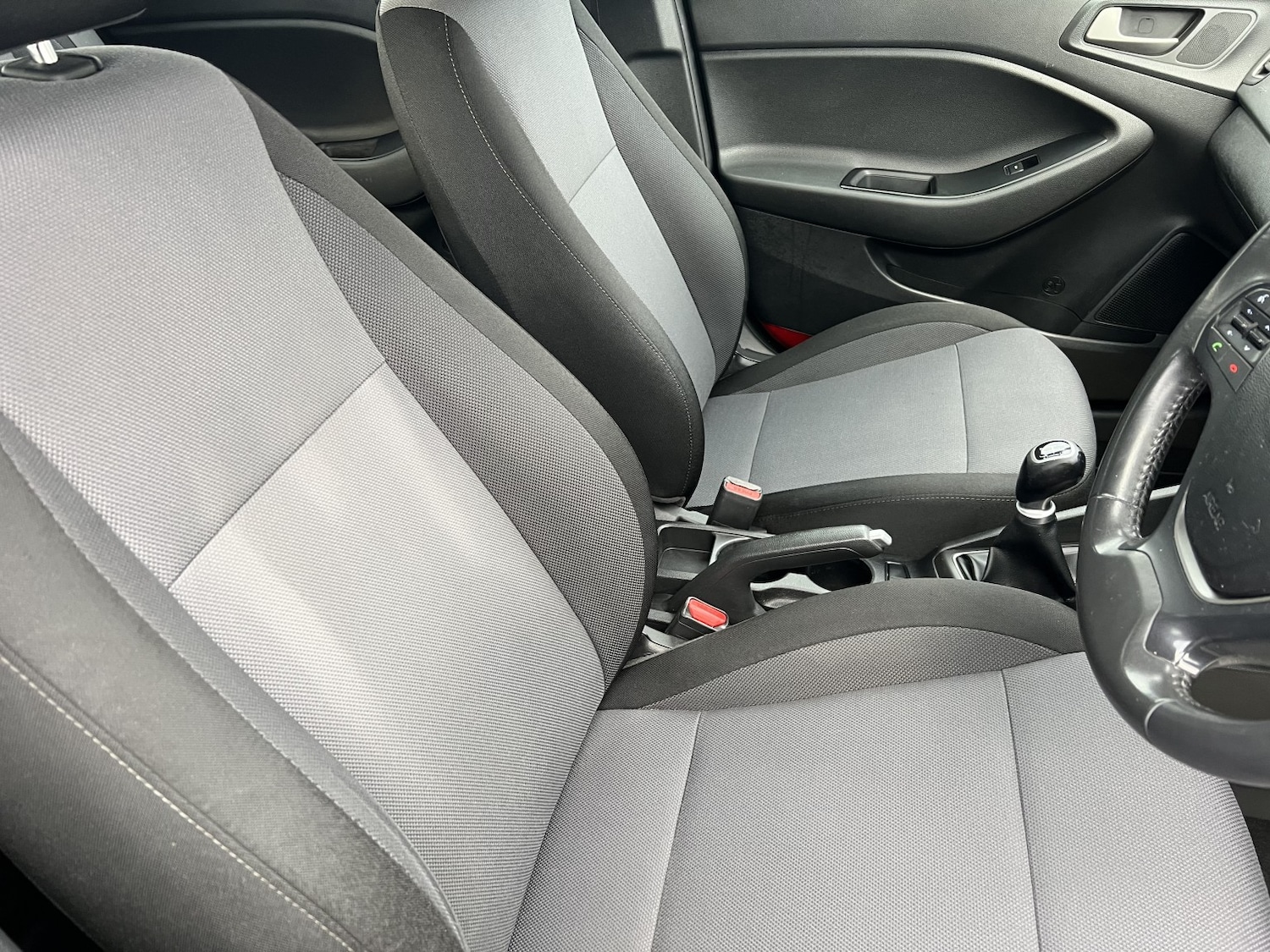 Used Hyundai i20 2017 for sale - 77282750: Photo 40