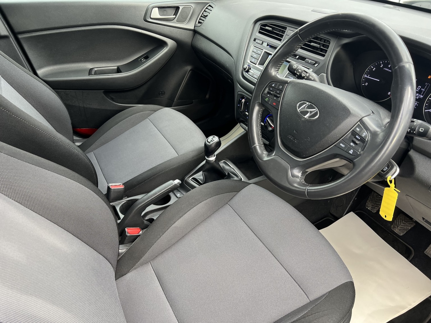 Used Hyundai i20 2017 for sale - 77282750: Photo 42