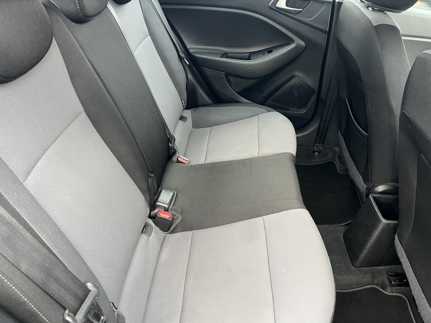 Used Hyundai i20 2017 for sale - 77282750: Photo 44