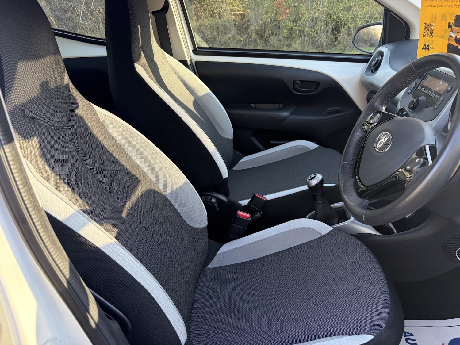 Used Toyota AYGO 2014 for sale - 76918433: Photo 23