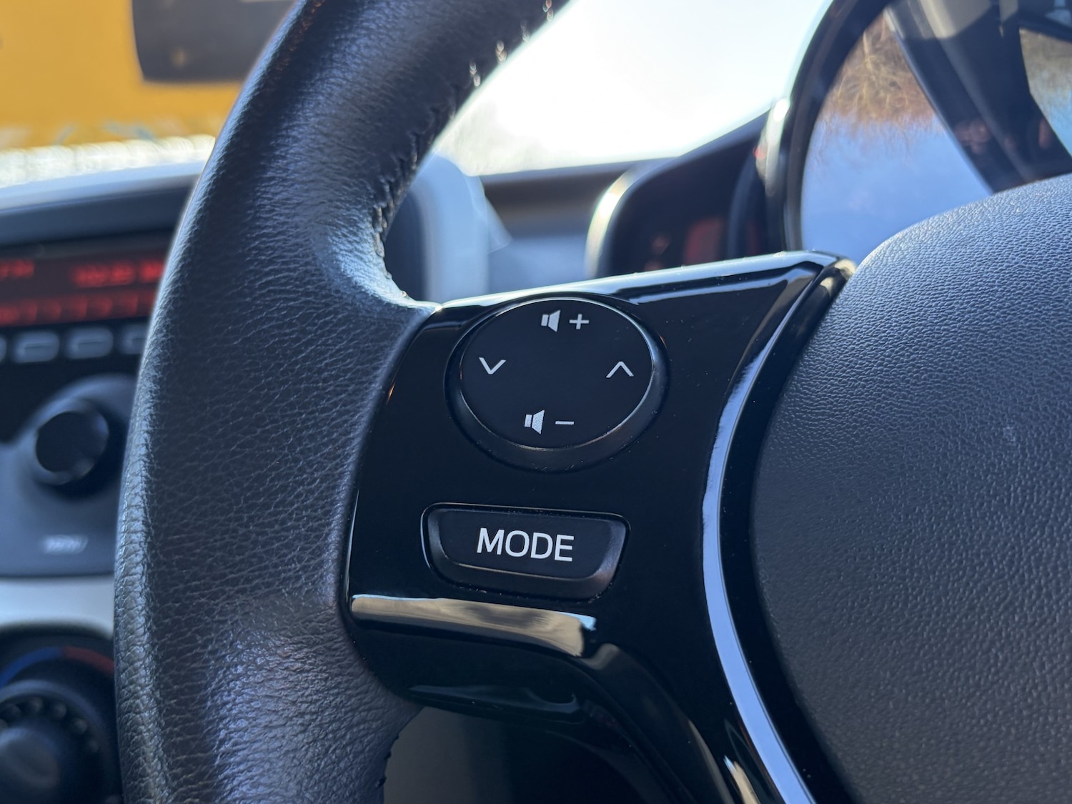 Used Toyota AYGO 2014 for sale - 76918433: Photo 38