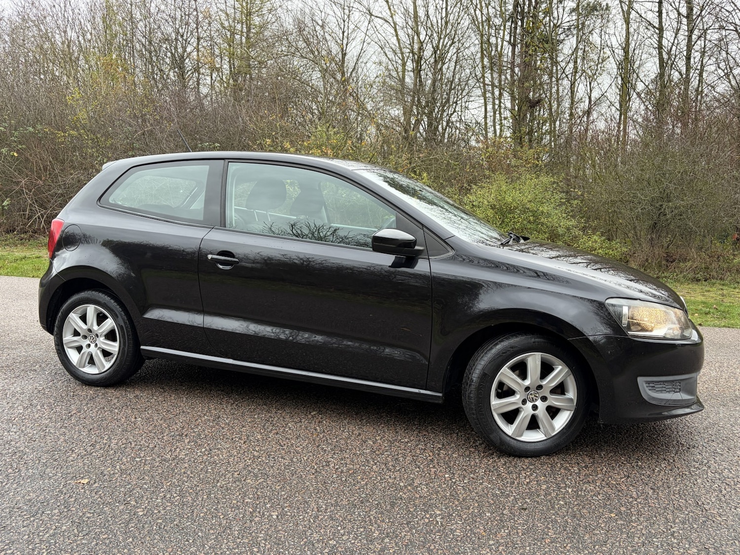 Used Volkswagen Polo 2010 for sale - 76692799: Photo 1