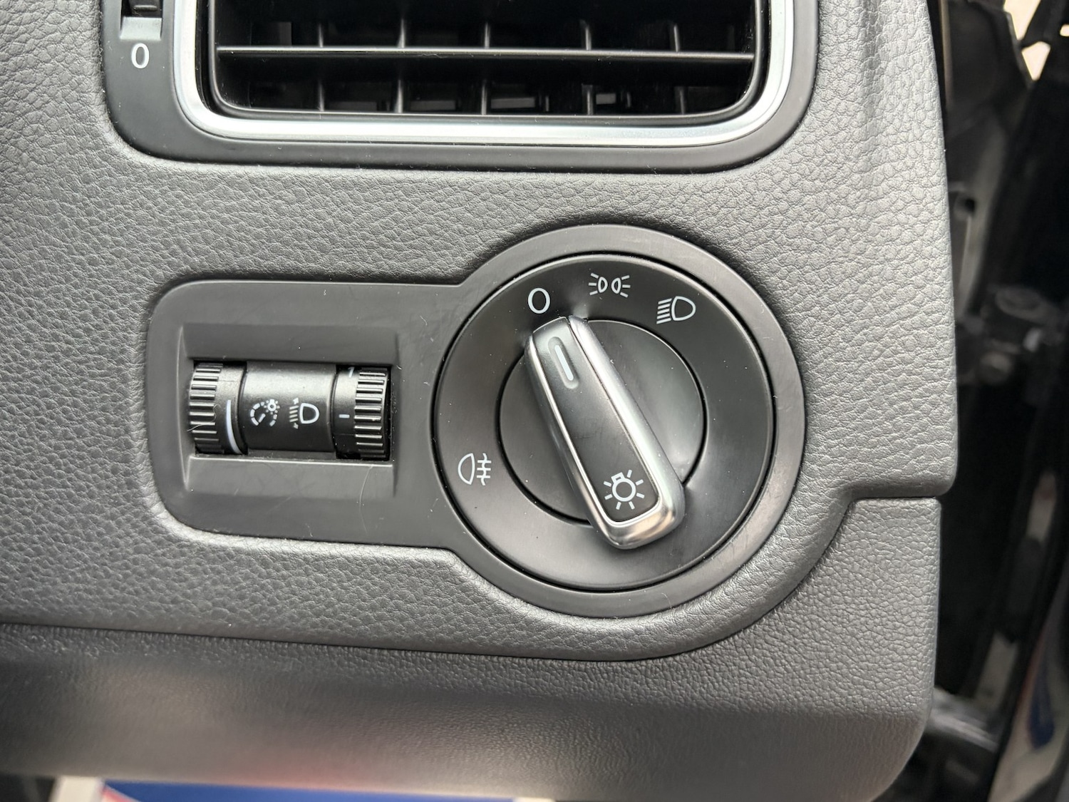 Used Volkswagen Polo 2010 for sale - 76692799: Photo 30