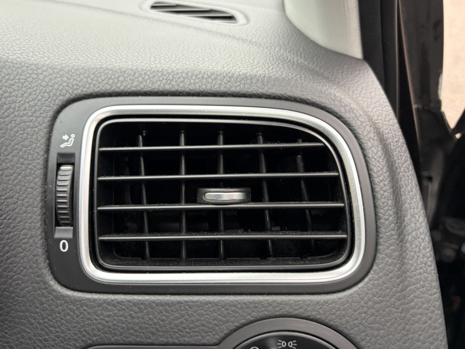 Used Volkswagen Polo 2010 for sale - 76692799: Photo 32