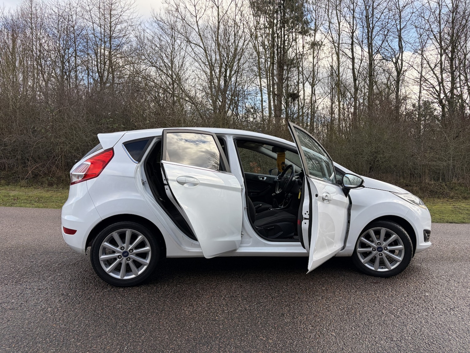 Used Ford Fiesta 2017 for sale - 77318333: Photo 5