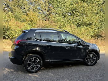 Used Peugeot 2008 2018 for sale - 79605111: Photo