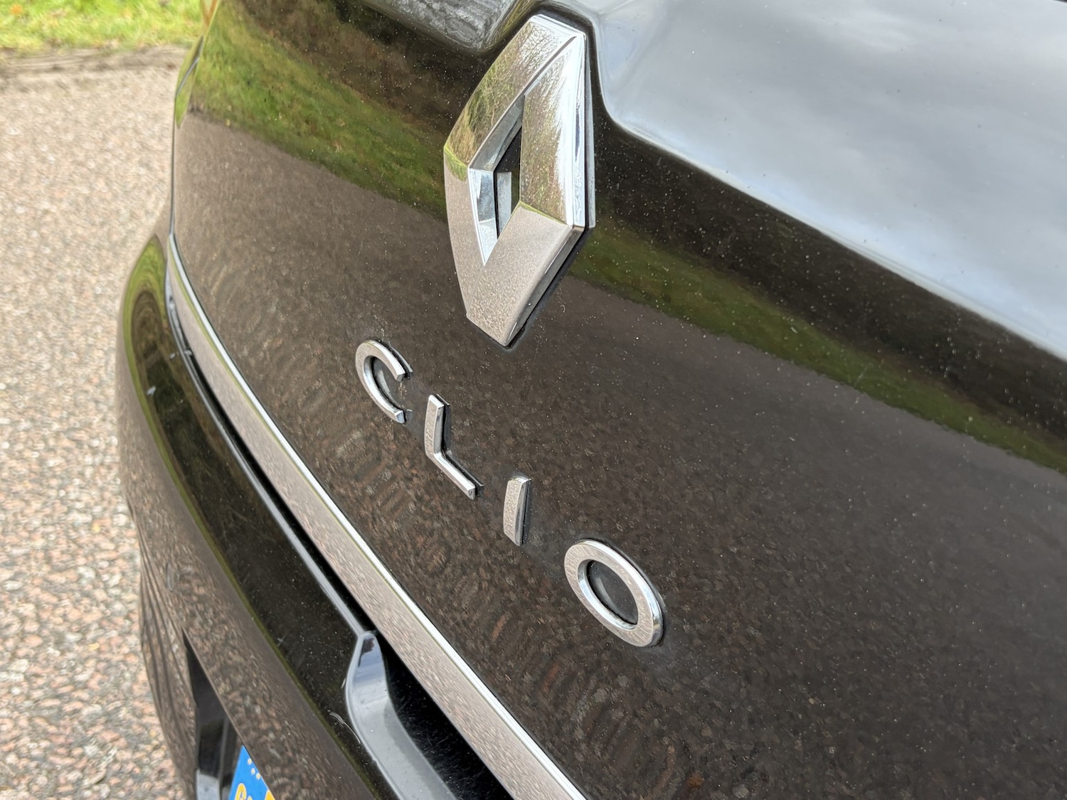 Used Renault Clio 2014 for sale - 76979546: Photo 14